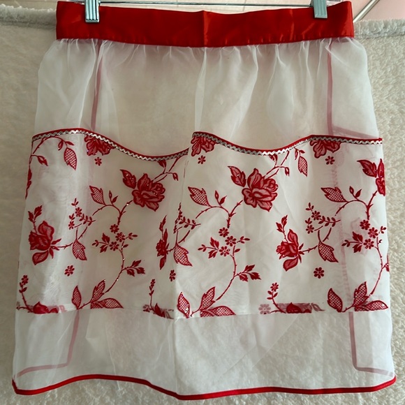 VINTAGE Handmade sheer apron with 20”ties. Floral stitched with sparkly sequins. - Picture 1 of 5
